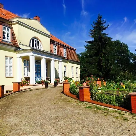 Gutshaus Апартаменты Borkow