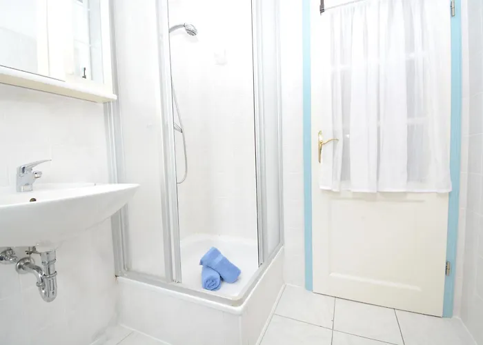 アパート Gutshaus